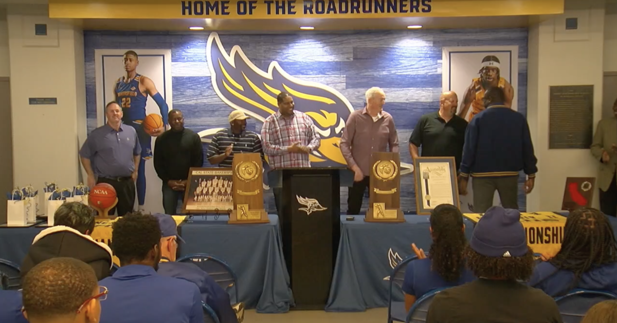 1992 93 CSUB Men s Basketball Team That Went 33 0 Inducted Into Hall 1992-93-csub-men-s-basketball-team-that-went-33-0-inducted-into-hall